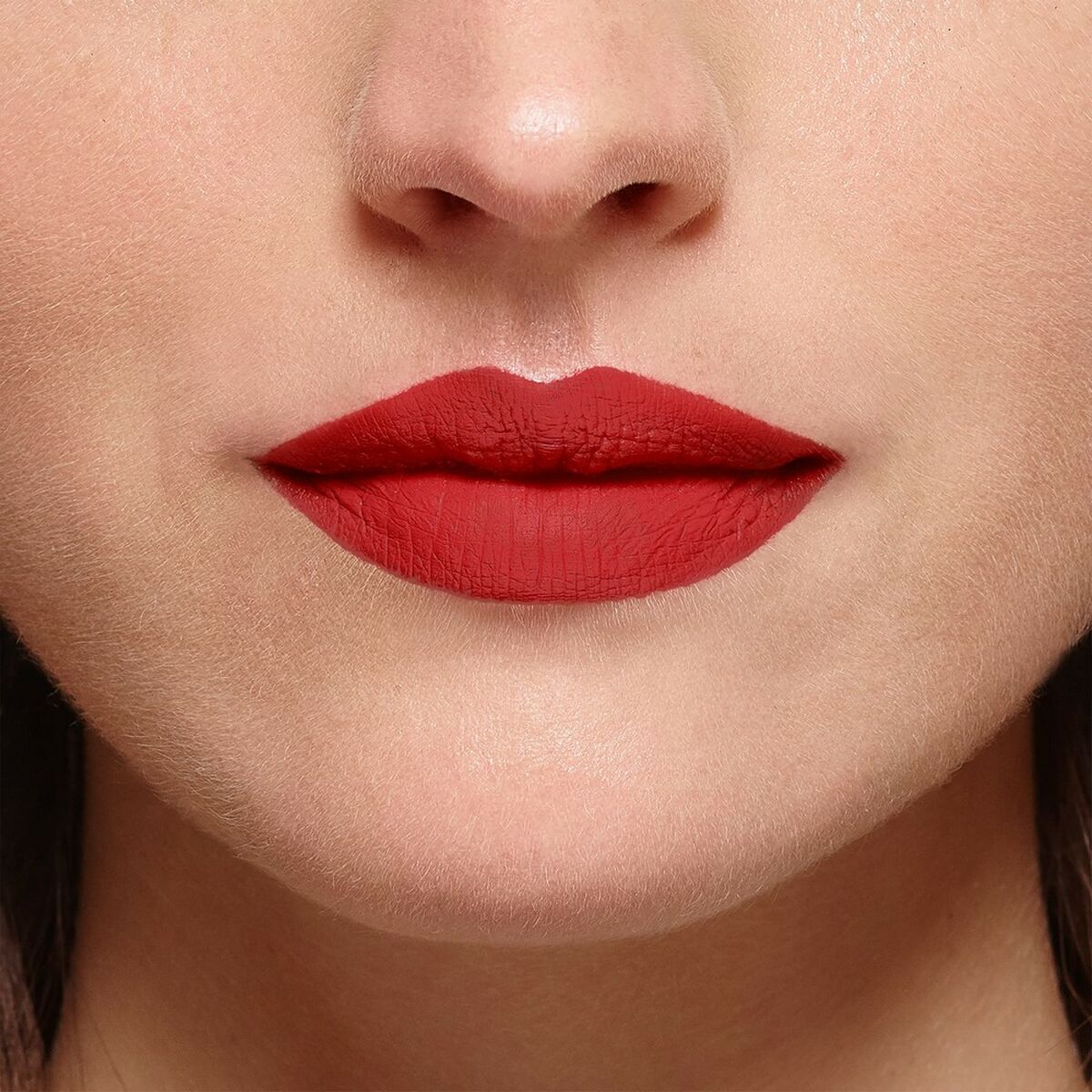 Lipstick L'Oreal Make Up Color Riche 336-le rouge avant-garde Nº 336-Le Rouge Avant-Garde 26 g (1 Unit) makeup packaging