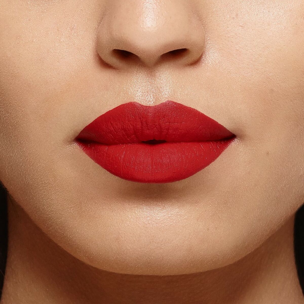 Lipstick L'Oreal Make Up Color Riche 336-le rouge avant-garde Nº 336-Le Rouge Avant-Garde 26 g (1 Unit) makeup packaging