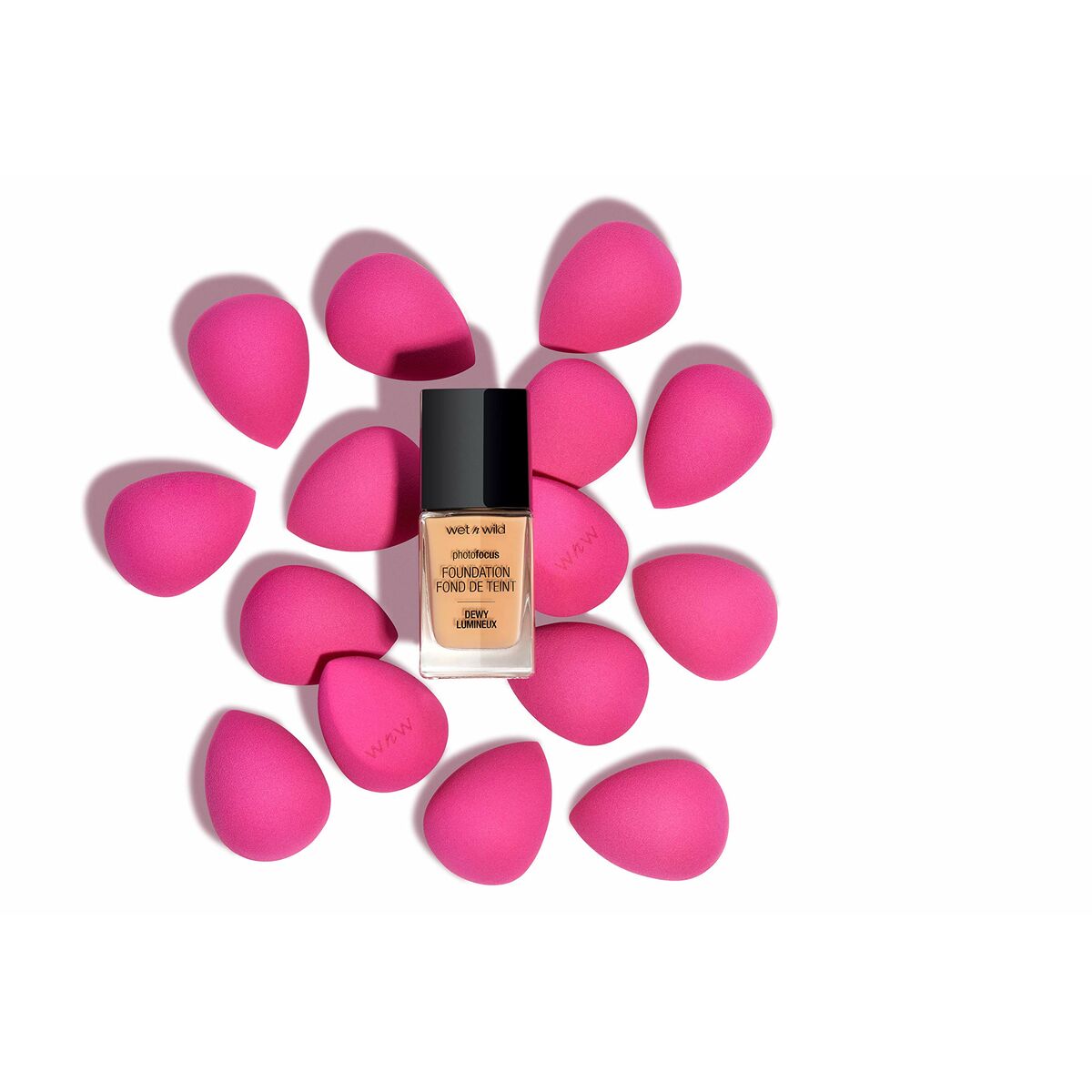 Liquid Make Up Base Wet n Wild Foundation Dewy Classic Beige 30 ml makeup packaging