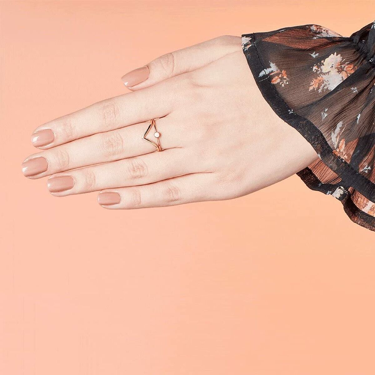 Nail polish Opi Nail Lacquer Caramel 15 ml product packaging