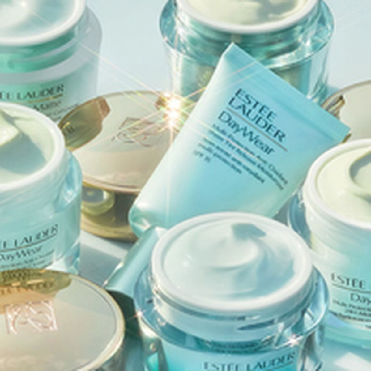 Hydrating Cream with Colour Estee Lauder DAYWEAR Spf 15 30 ml skincare packaging