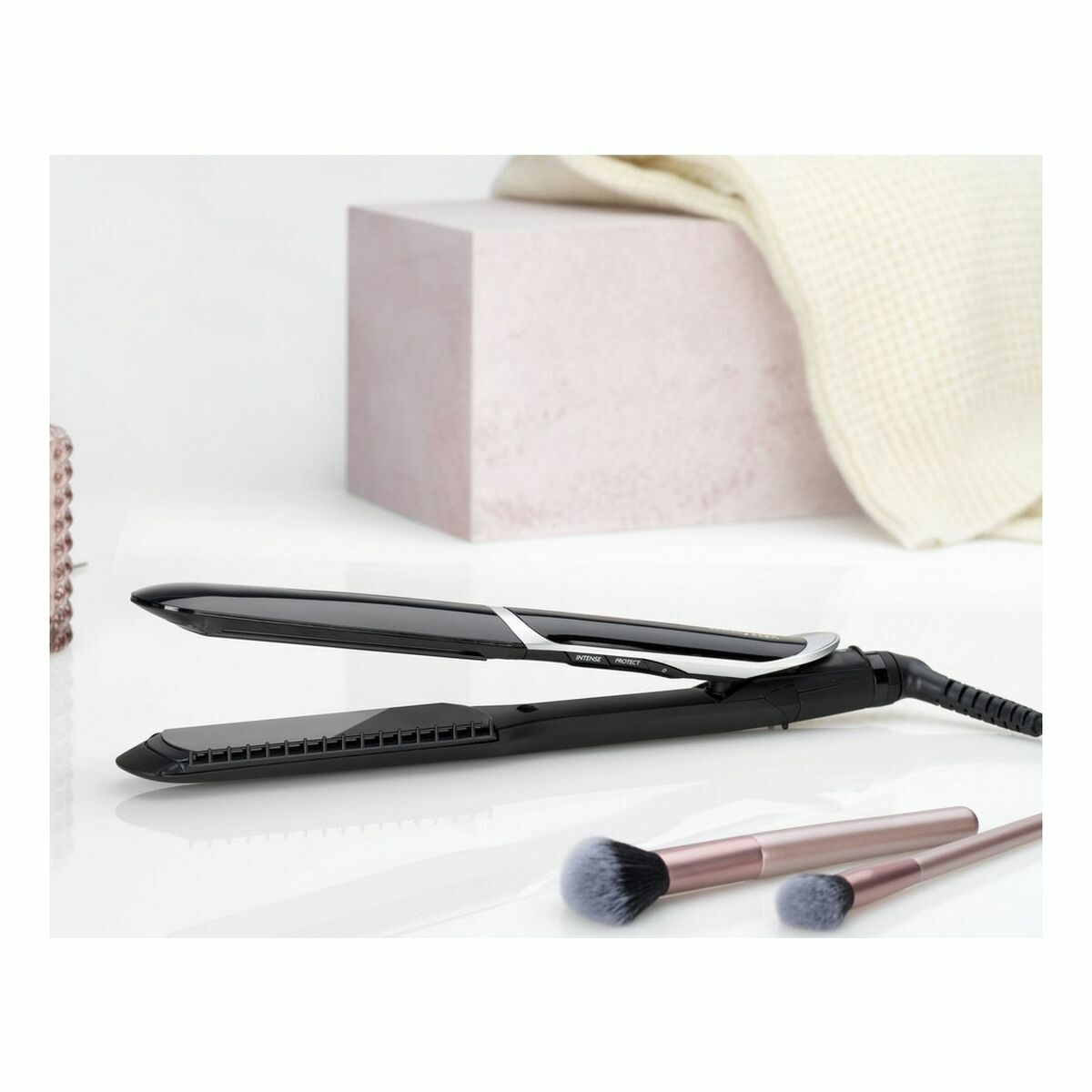 Hair Straightener Babyliss ST397E Black product packaging