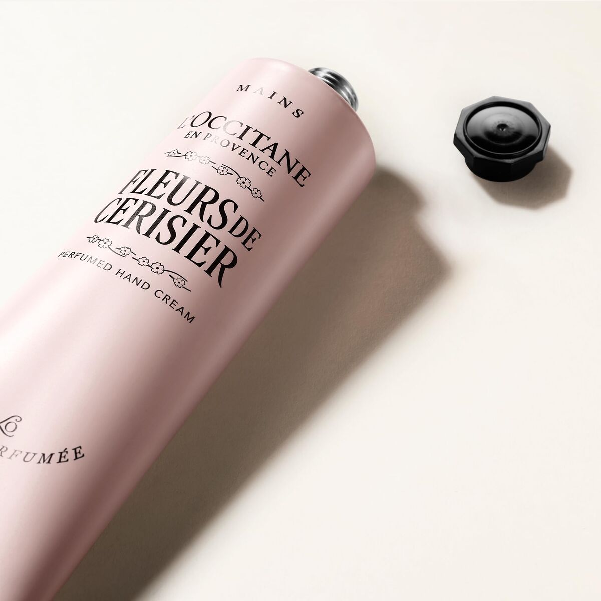 Reducing Cream L'Occitane En Provence FLEURS DE CERISIER skincare packaging