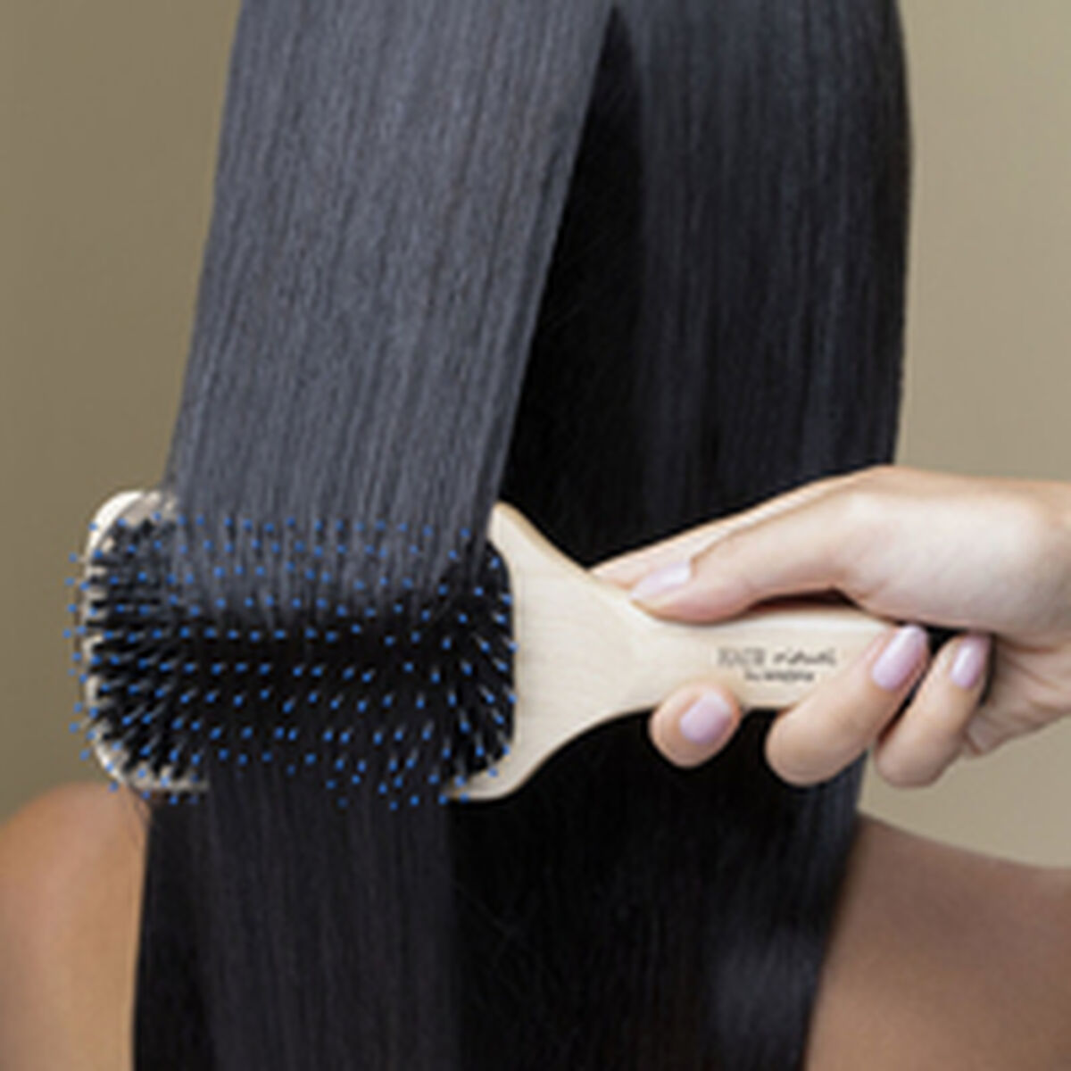 Detangling Hairbrush Sisley Hair Rituel Black product packaging