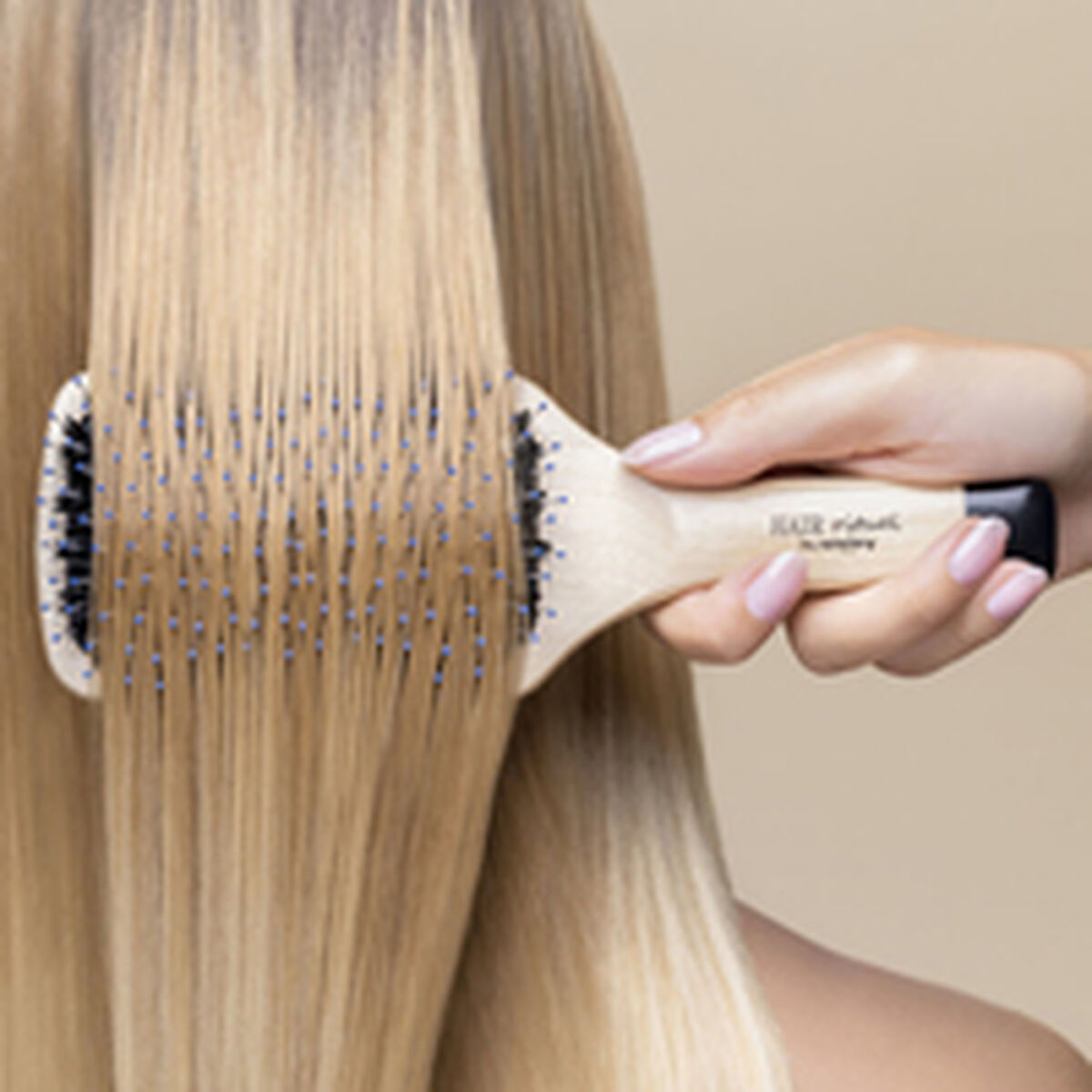 Detangling Hairbrush Sisley Hair Rituel Black product packaging