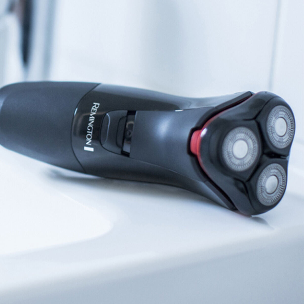 Electric shaver Remington POWER SERIES product packaging