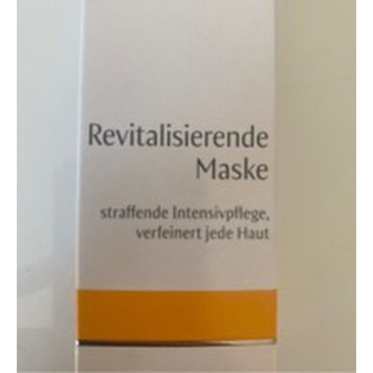 Moisturizing Facial Mask Dr. Hauschka Revitalising Mask 30 ml for Women mask packaging
