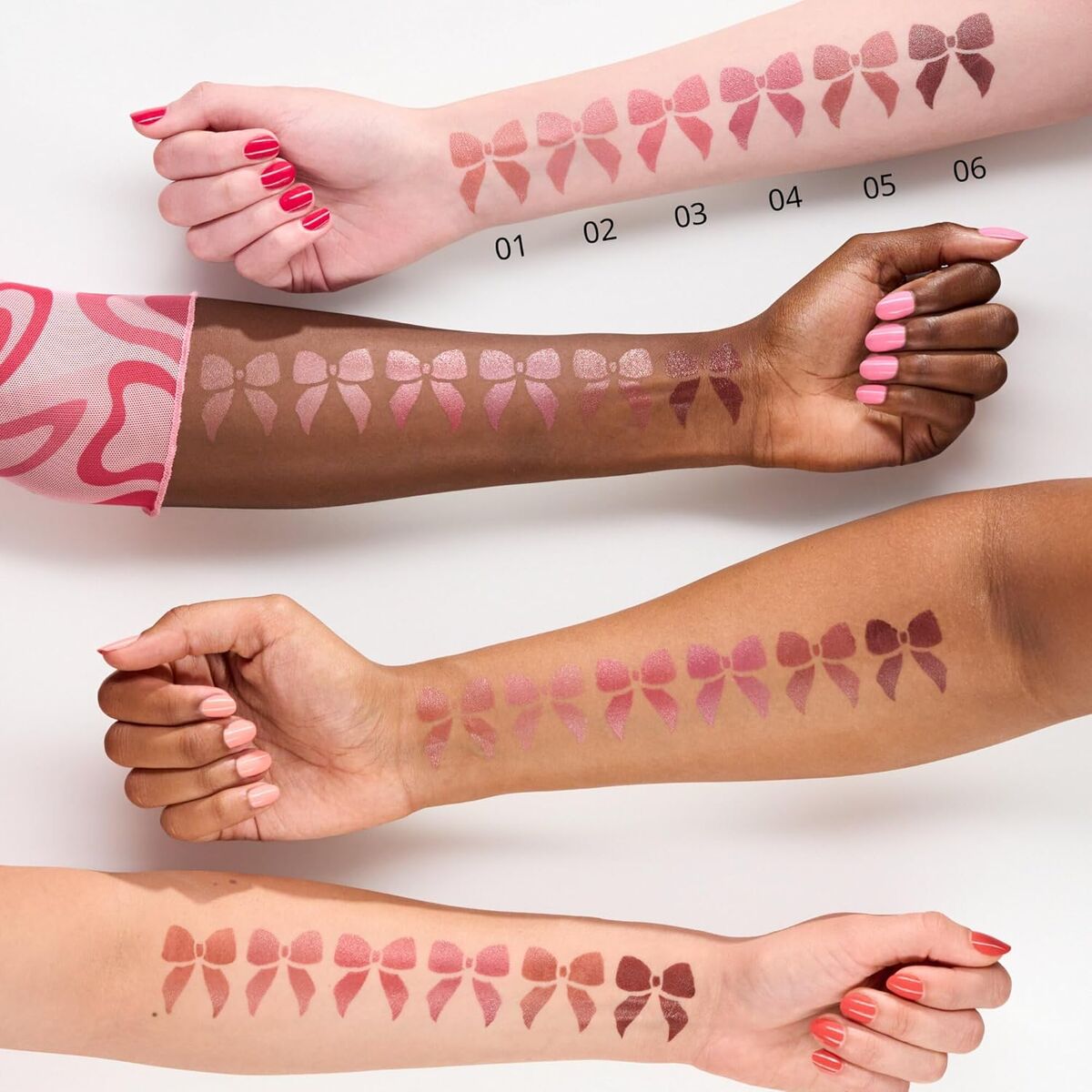 Lipstick Essence SATIN GLOW 3,5 g 3.5 g makeup packaging