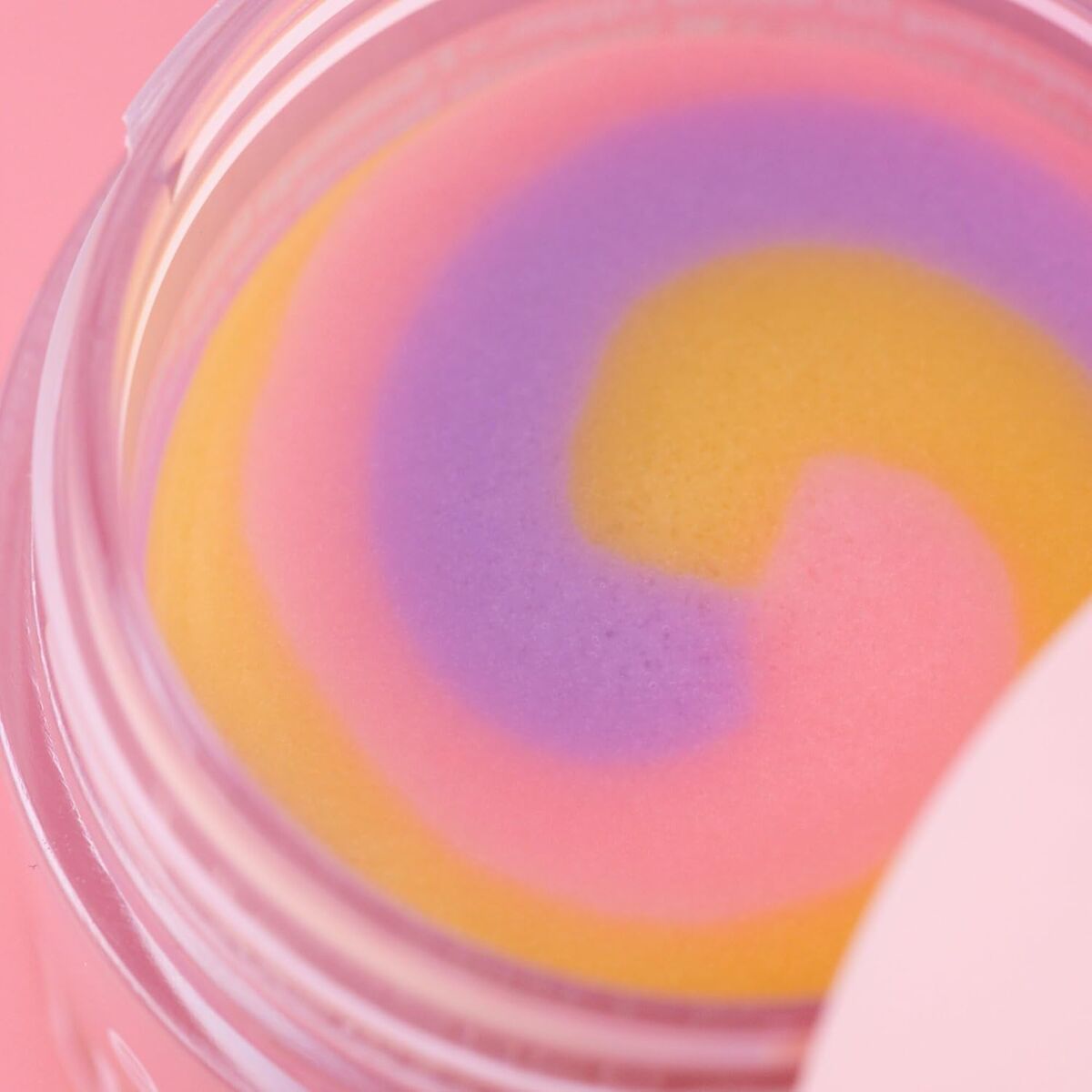 Lipstick Essence LIP SWIRL Nº 01 8 g makeup packaging