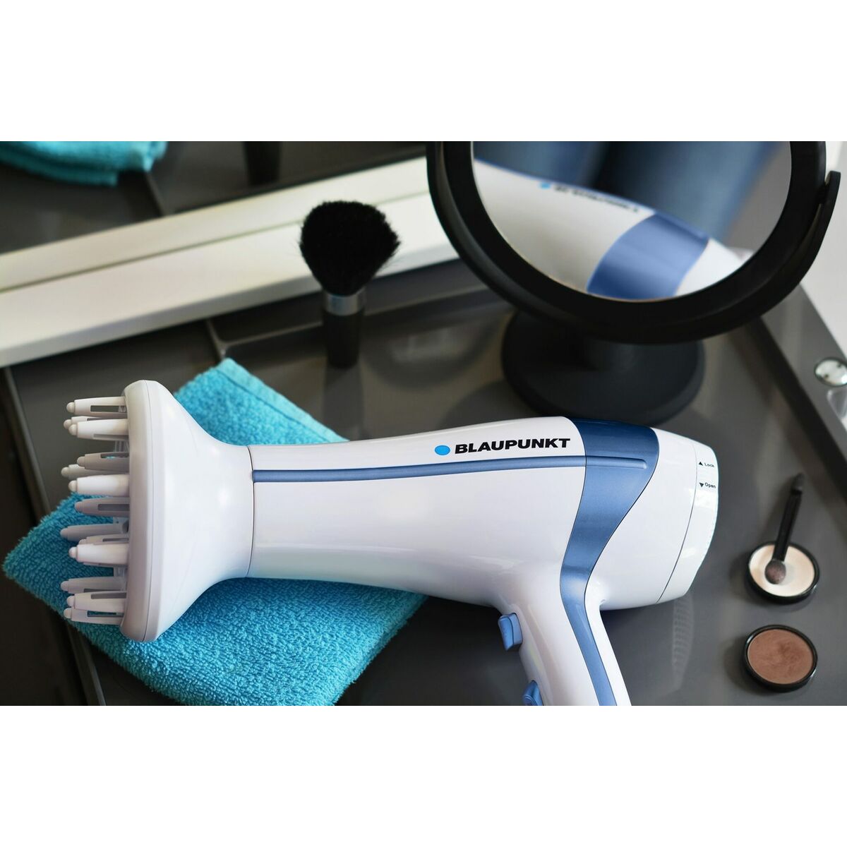Hairdryer Blaupunkt HDD501BL Blue White Printed 2000 W product packaging