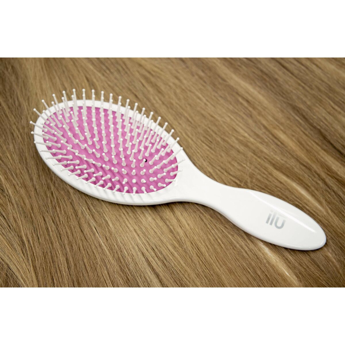 Detangling Hairbrush Ilū Easy Detangling Oval product packaging