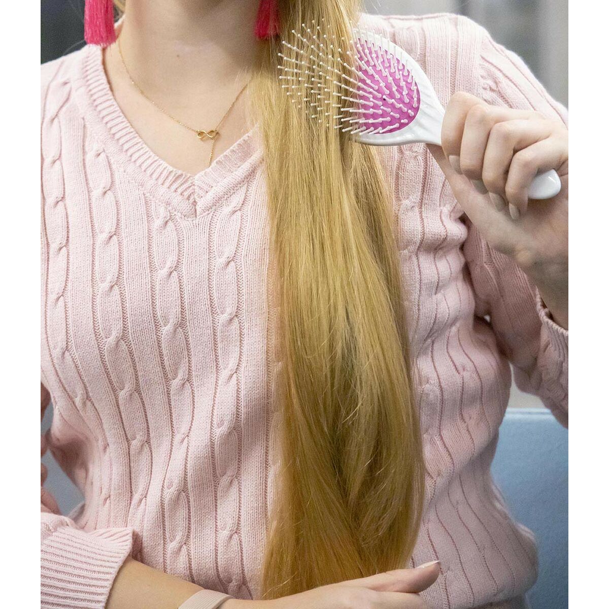 Detangling Hairbrush Ilū Easy Detangling Oval product packaging