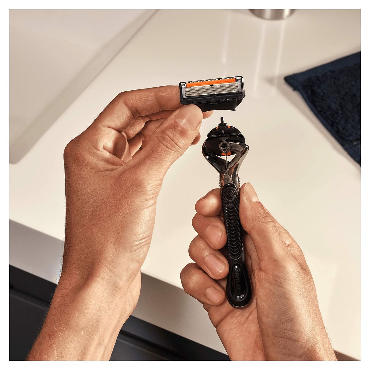 Shaving Razors Gillette Fusion Proglide (8 Units) for Men product packaging