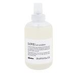 Spray Conditioner for Curly Hair Davines Love Curl Revitalizer 250 ml conditioner bottle
