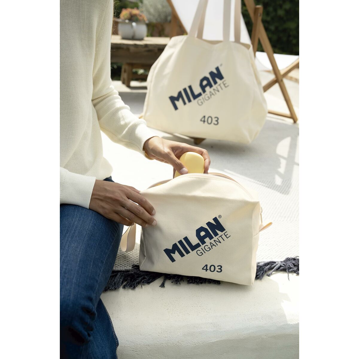 Travel Vanity Case Milan Beige product packaging