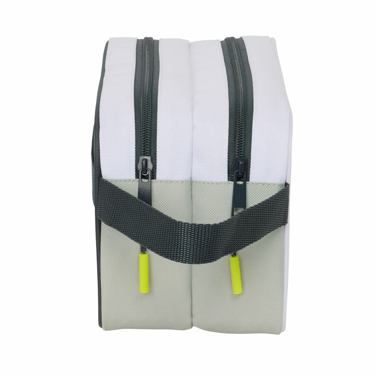 Travel Vanity Case Real Madrid C.F. White Sporting 26 x 15 x 12.5 cm product packaging
