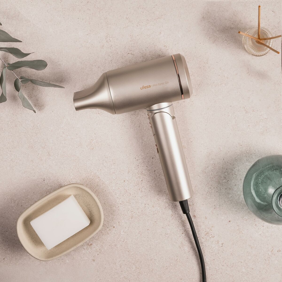 Hairdryer UFESA product packaging