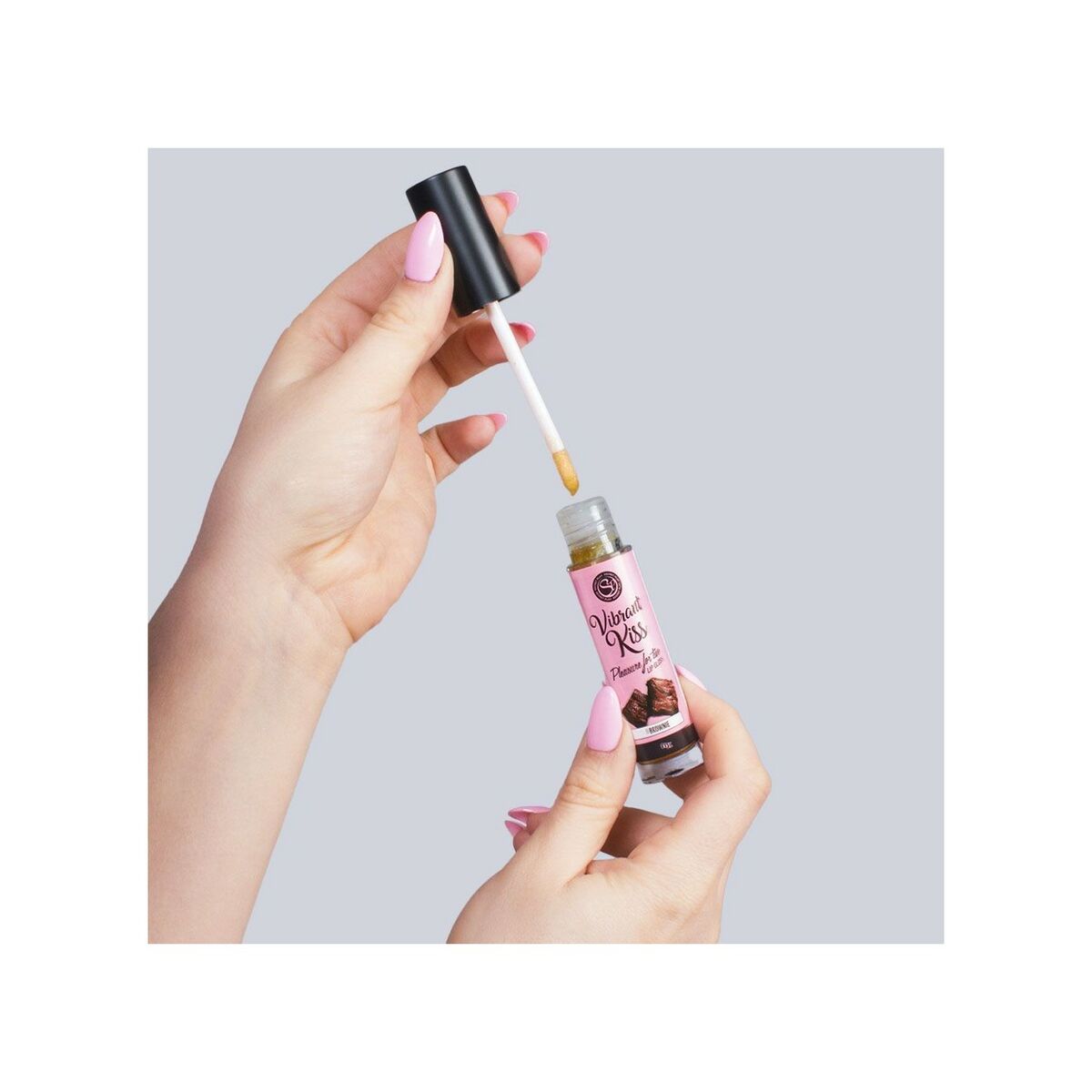 Lip-gloss Secret Play Brown product packaging