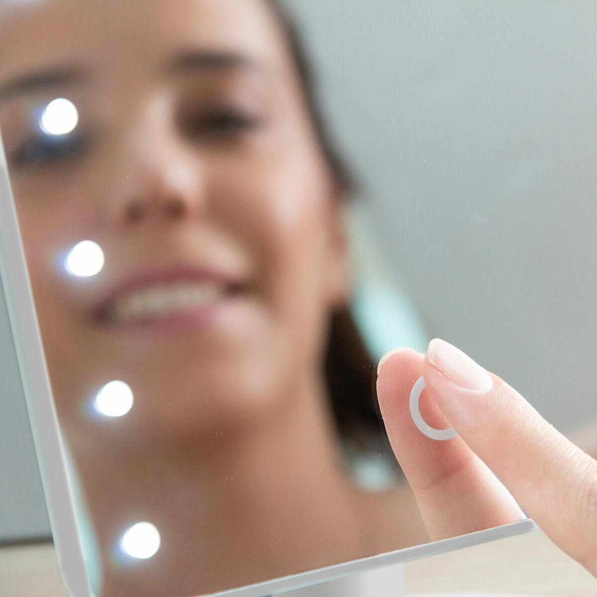 Tabletop Touch LED Mirror Perflex InnovaGoods product packaging