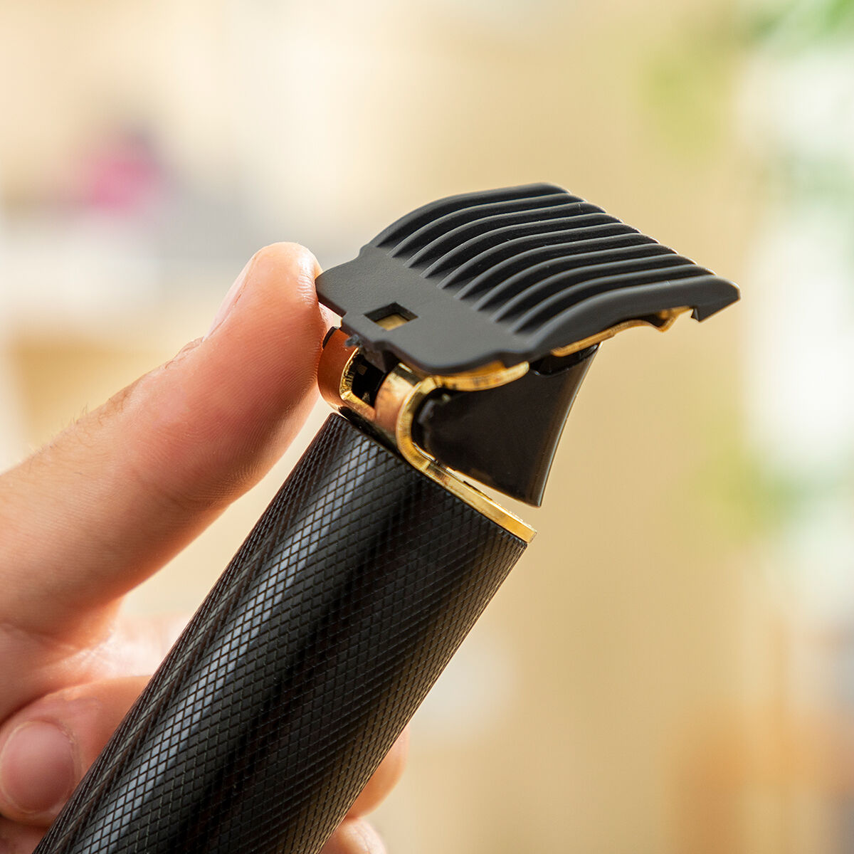 Professional Rechargeable Hair Clipper with Accessories Triher InnovaGoods product packaging