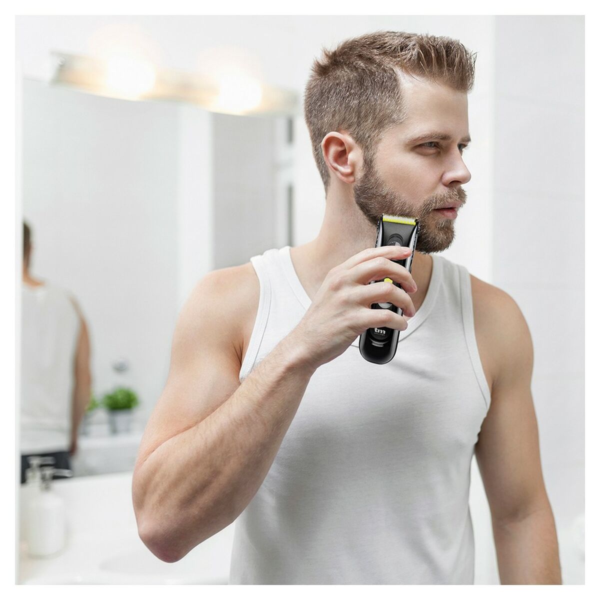 Hair Clippers TM Electron 240 V product packaging
