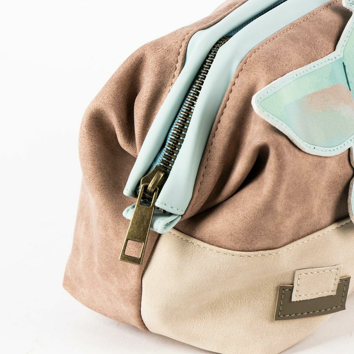 Travel Vanity Case The Mandalorian Beige product packaging