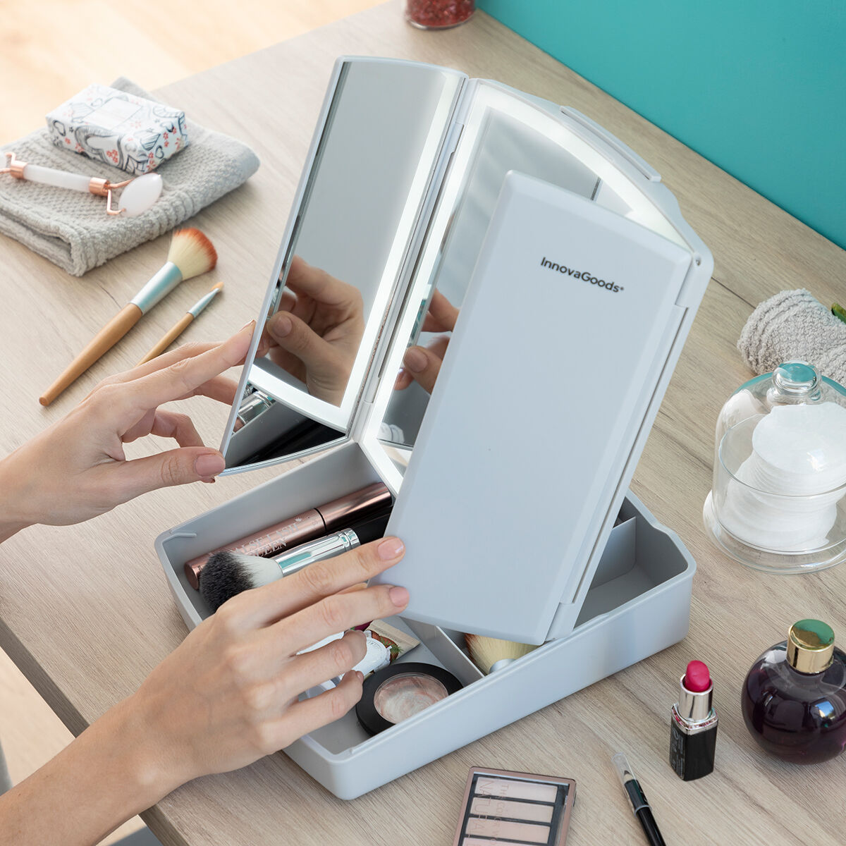 3-In-1 Folding LED Mirror with Make-up Organiser Panomir InnovaGoods product packaging
