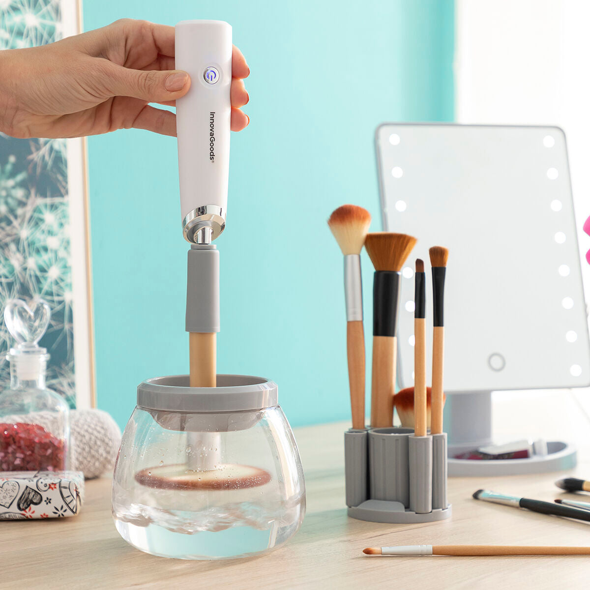 Automatic Make-up Brush Cleaner and Dryer Maklin InnovaGoods product packaging