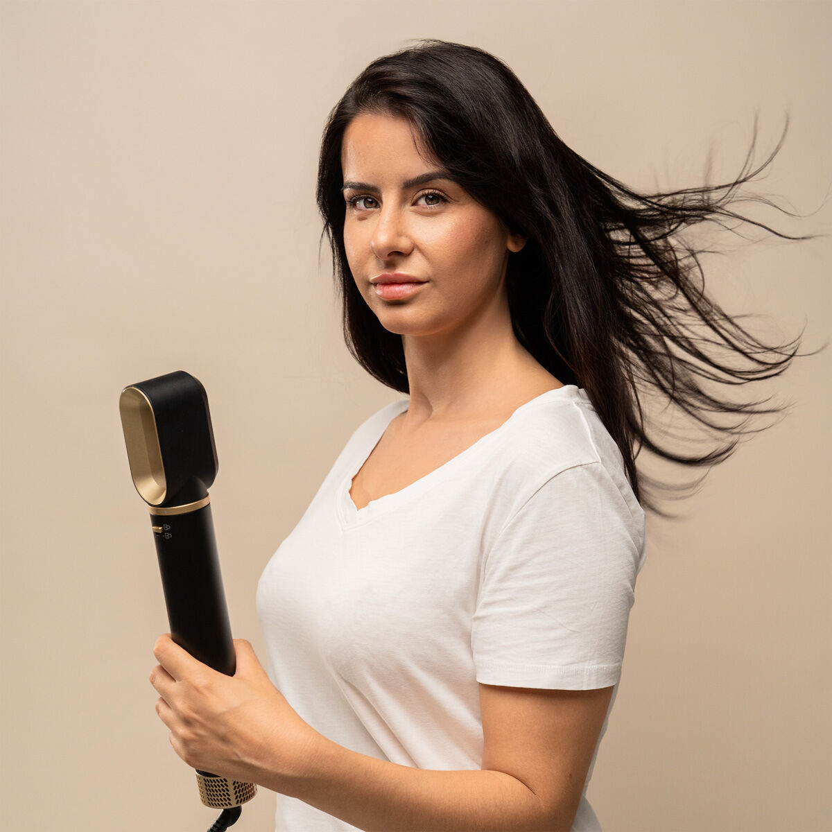 Ionic Multifunctional Air Dryer and Styler Brush with Coanda Technology and 7 Accessories Wavify InnovaGoods product